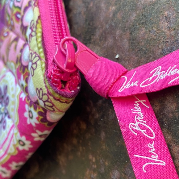 Vera Bradley Very Berry Paisley Pattern Zip-Around Quilted Wallet/Wristlet - Picture 6 of 11